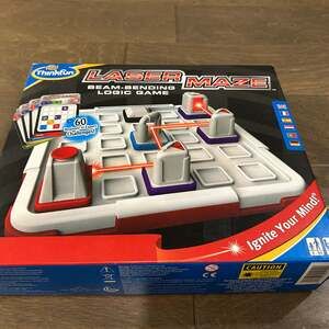 ThinkFun Laser Maze Beam-Bending Logic Game 2012 Complete